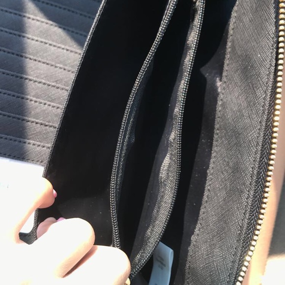 Tommy Hilfiger Wallet - Picture 4 of 4